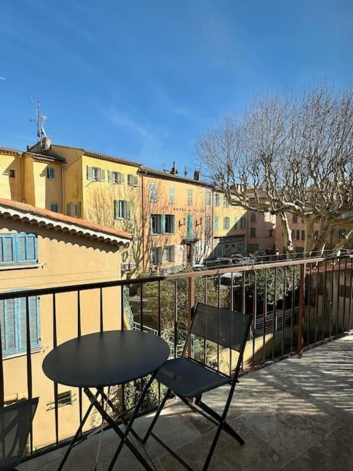 Appartement Lumineux Avec Terrasses Le Luc Exterior foto