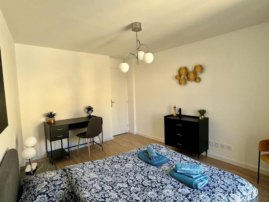 Appartement Lumineux Avec Terrasses Le Luc Exterior foto